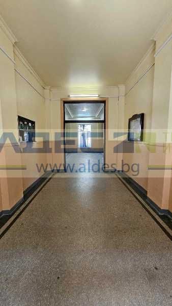 Продава се Двустаен апартамент в София, Център - 55 кв.м за 5455 €/кв.м - Снимка #14