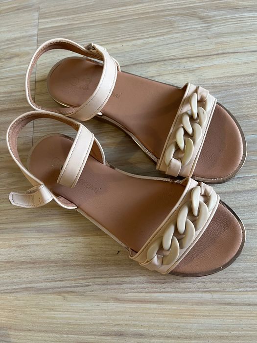 Сандали с лепяща закопчалка