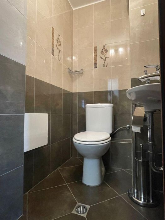 Дава се под наем Тристаен апартамент в София, Лозенец - 95 кв.м за 999 € - Снимка #13