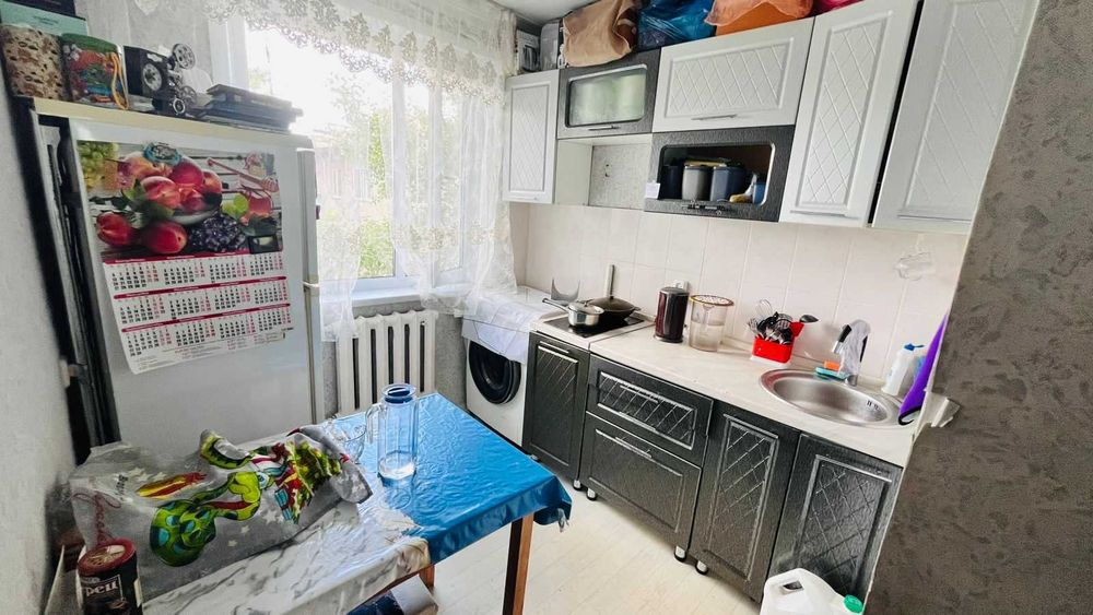 Продам 3 комн на 11а