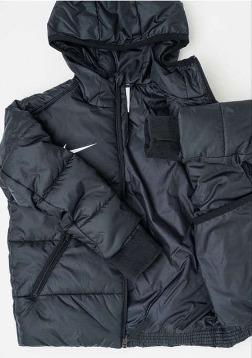 Пролетно/есено яке Nike за момче размер147/158