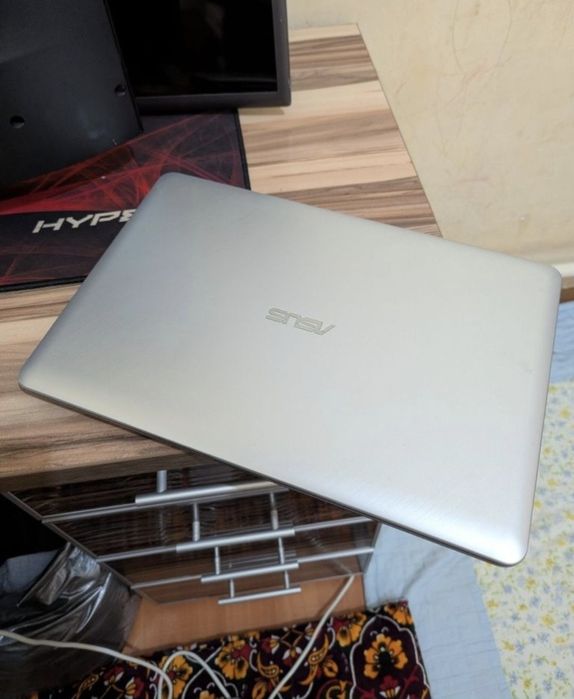 Ноутбук Asus Core i3-6100