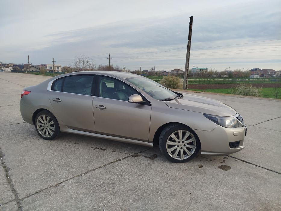 Renault latitude inițiale paris