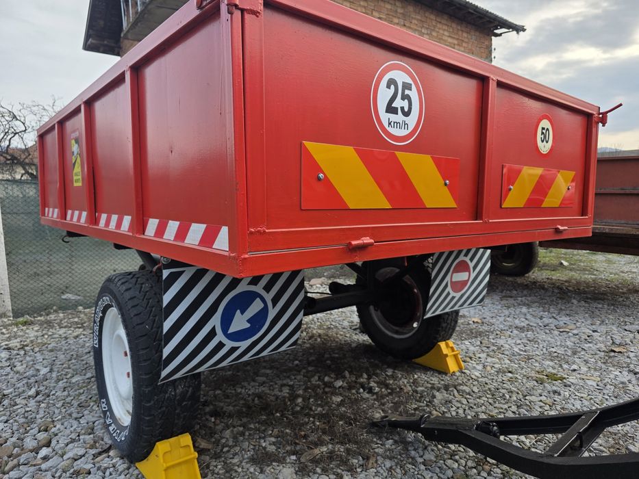 Продавам ремарке селскостопанско