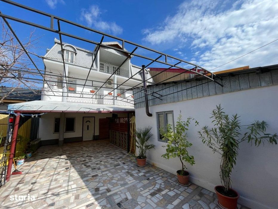 Casa P+1 cu spatiu comercial inclus si teren de 312mp in zona Brestei