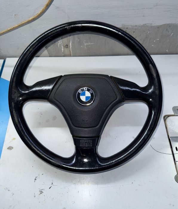 BMW e34 руль продам