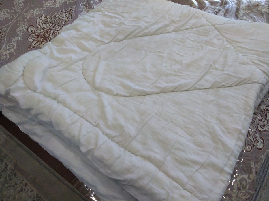 Продам новое одеяло полуторка,шерсть