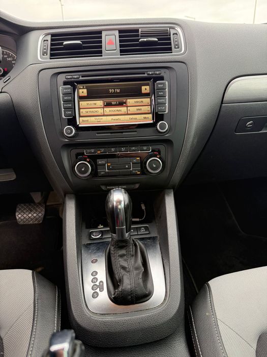 Vw jetta 2012 , cutie automată