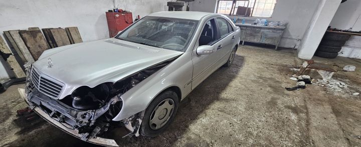 Ansamblu stergatoare parbriz volan pe stanga Mercedes-Benz C-Class W2