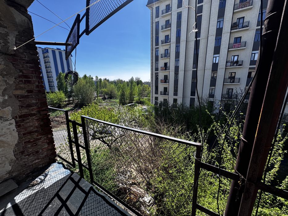 Продается 1 ком квартира 10-м.район