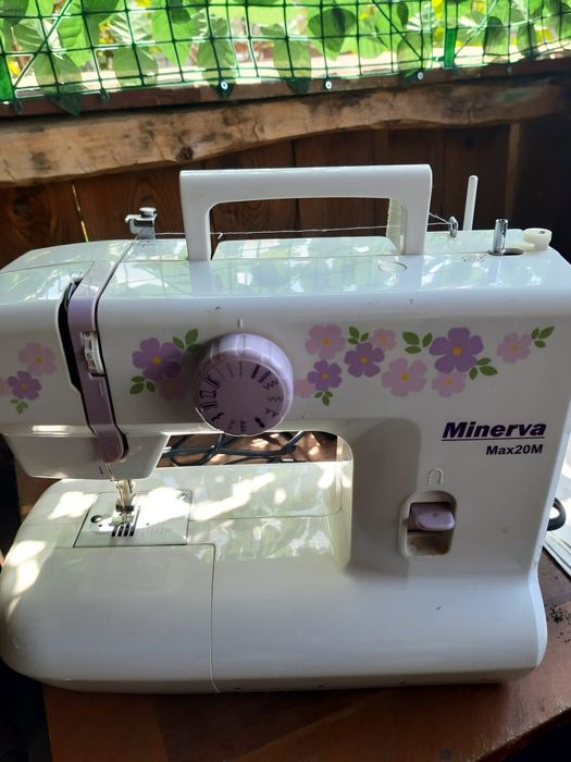 Vând mașină de cusut electrica Minerva
