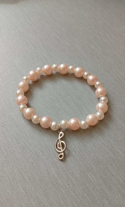 Ръчно изработени гривни