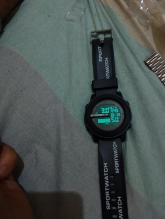 Sport watch hamma qulayliklarga ega