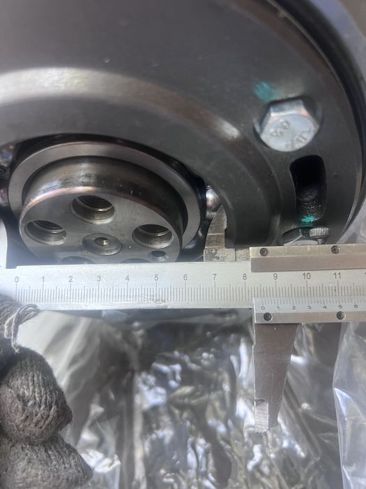 Продам компрессор от Isuzu CYZ51