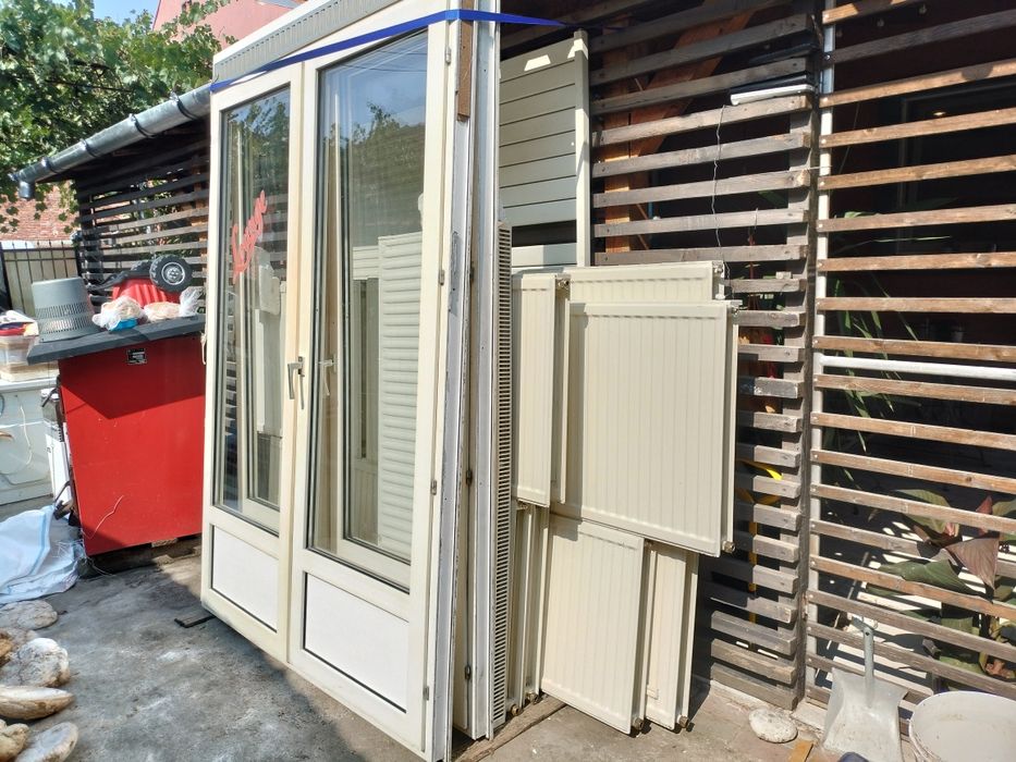 Vând giamuri termopan și uși duble cu panel și rulouri an stare buna.