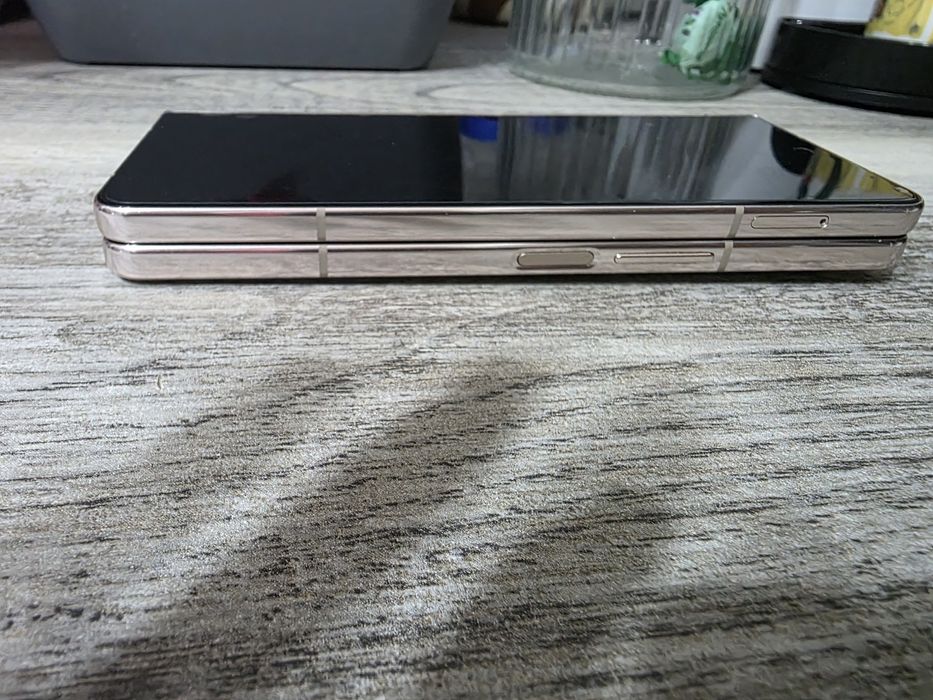 Самсунг Галакси Фолд 4