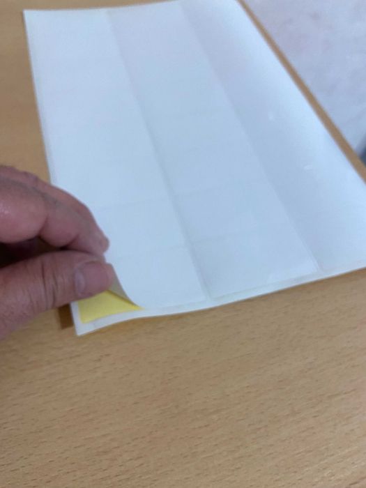 стикер самоклеящийся глянцевый