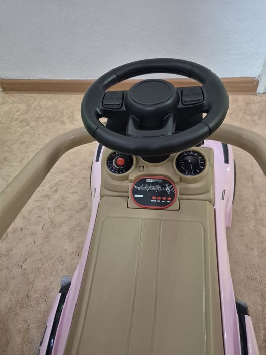 Продам детскую машинку