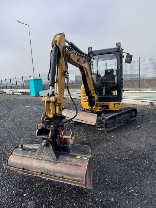 Inchiriere mini excvavator CAT 3 tone