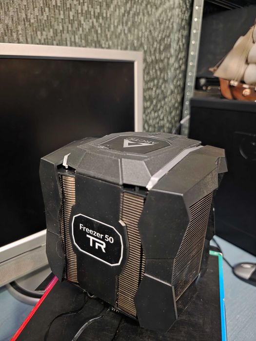 Asus Prime TRX40-PRO + AMD Threadripper  3960x + Arctic Freezer 50TR