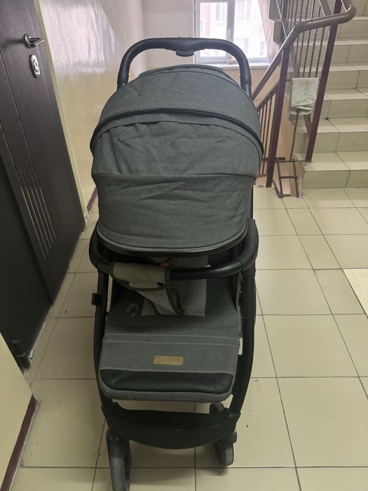 Коляска почти новая