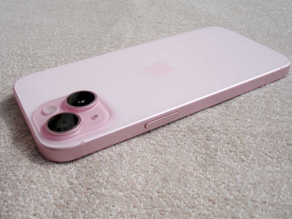 Смартфон iPhone 15, A3090