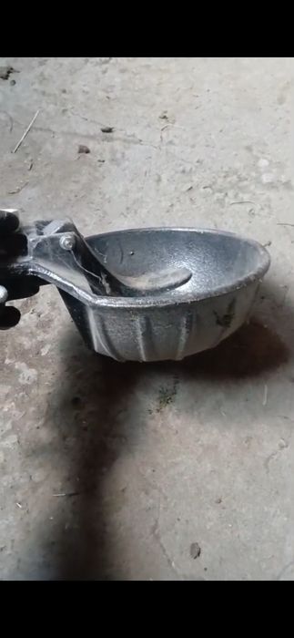 Продам поилки  для крс