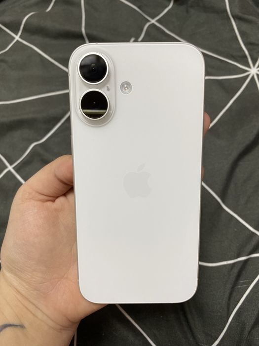 Продам айфон 16 срочно