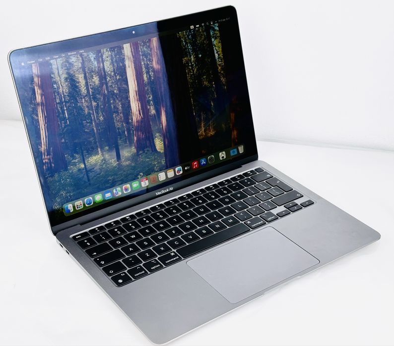 КАТО НОВ! Apple MacBook Air 13 inch M1 8RAM 256GB Гаранция!