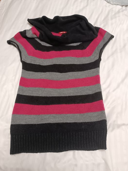 Дамски пуловер без ръкав