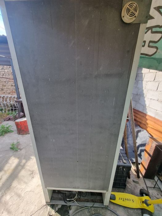 Продам холодильный шкаф