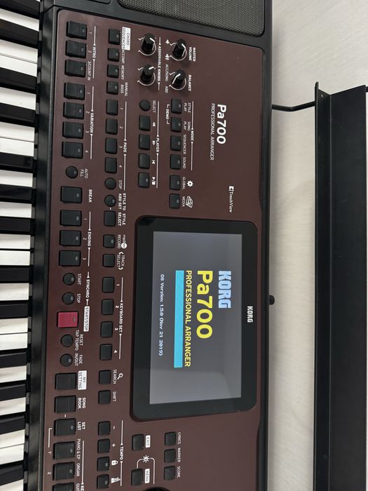 Korg pa700 ca noua, cu garantie activa