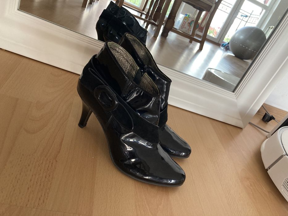 Ghete lac, piele naturala, noi, marime 40, toc stiletto