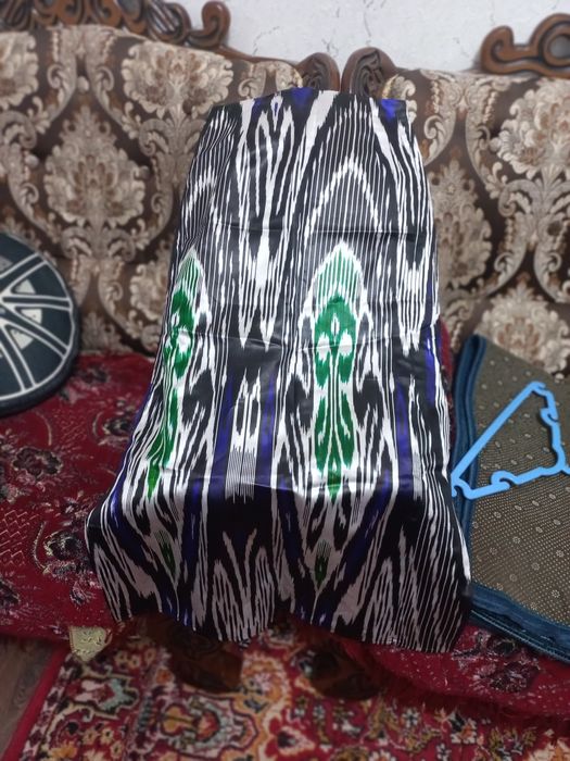 Платье женская вязка и юбка атласная