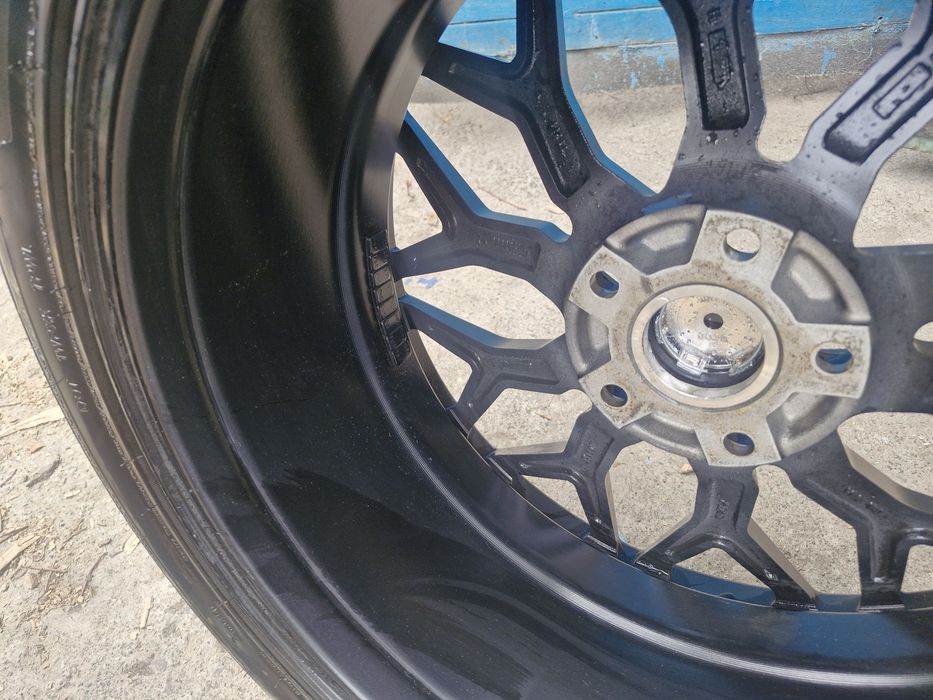 Продам новые диски , r18