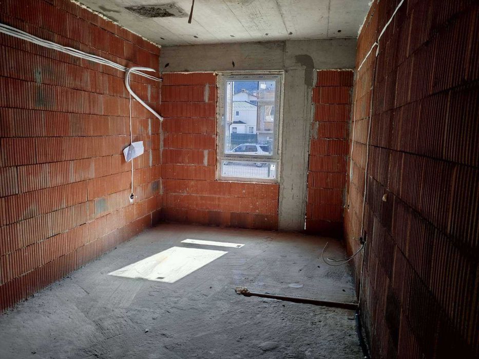 Продава се Тристаен апартамент в Асеновград - 100 кв.м за 1300 €/кв.м - Снимка #3