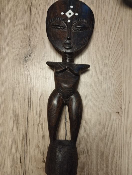 Sculpturi africane din lemn