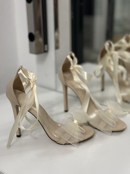 Sandale de vânzare - mărimea 40