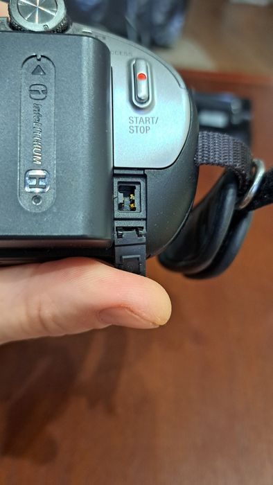 Продам видеокамеру HD...Sony оригинал