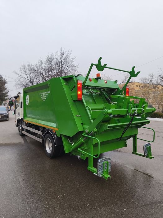 Мусоровоз 7 куб на базе шасси Isuzu NPR 75