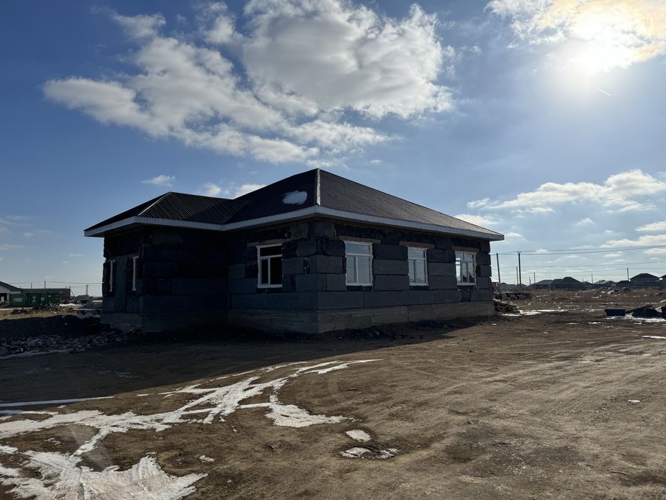 Жер үй сатылады  .