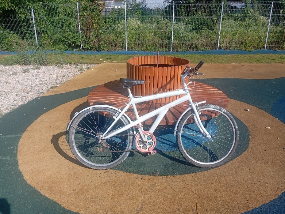 Bicicleta alba de vânzare