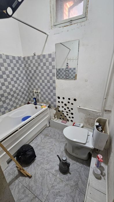 Срочно продается 2х-комнатная квартира на 2 этаже.  высокопотолочная п