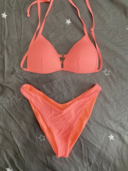 Costum de baie roz neon , nou.