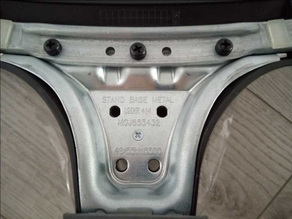 Ножки подставки для телевизора.