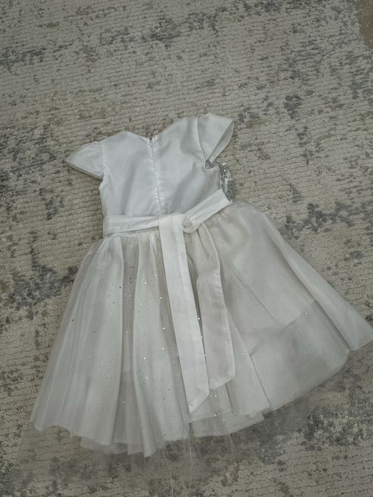 Продам платье на девочку