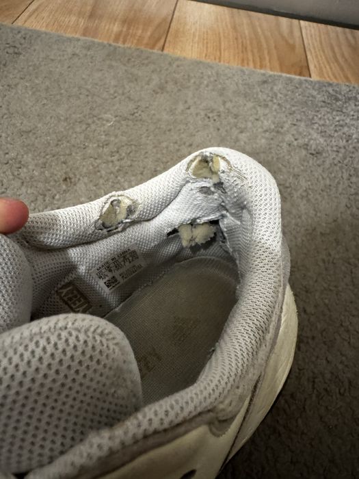 Adidas Yeezy 700 Analog