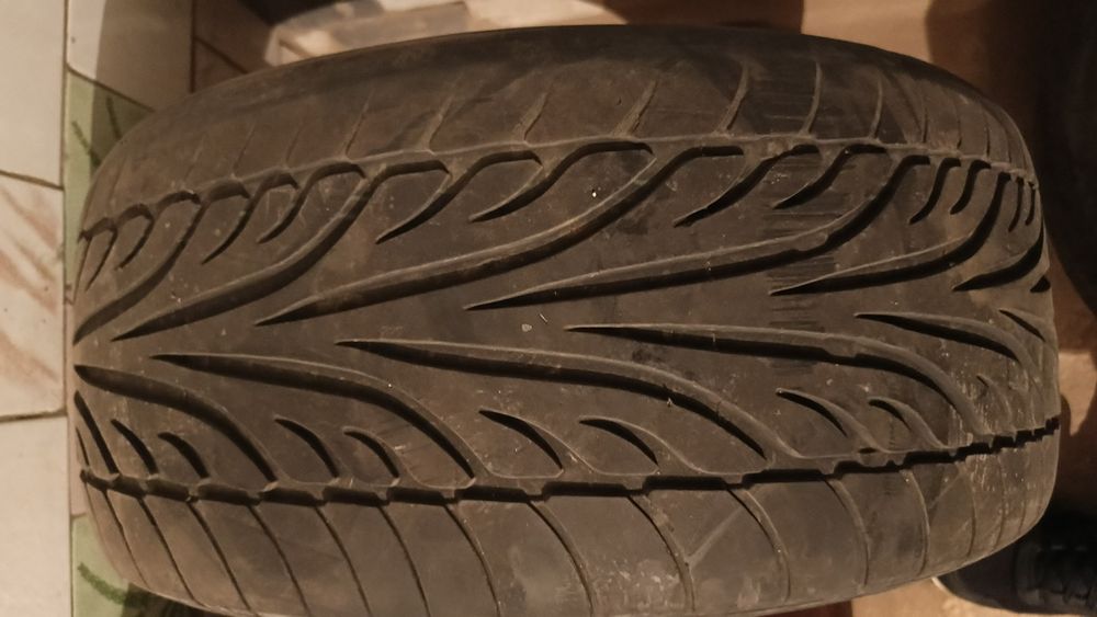 Продам шины летние разные на R17.