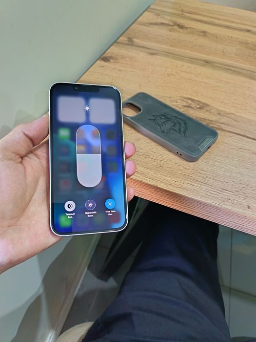 Продам Айфон 13 128гб идеал