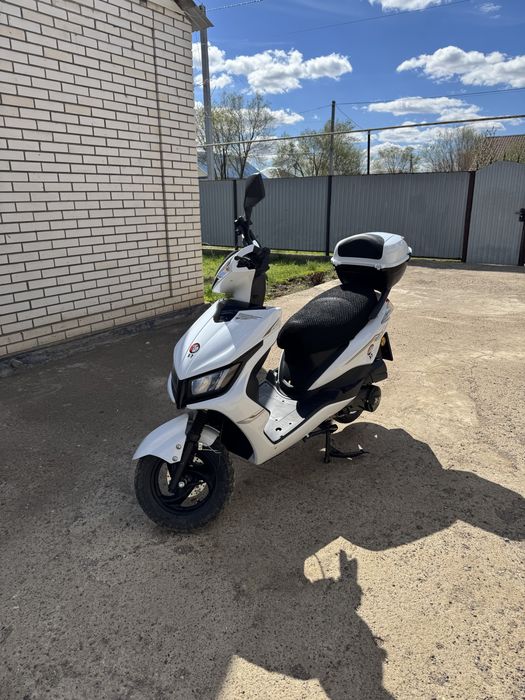 Продам мопед,скутер м8 x-7